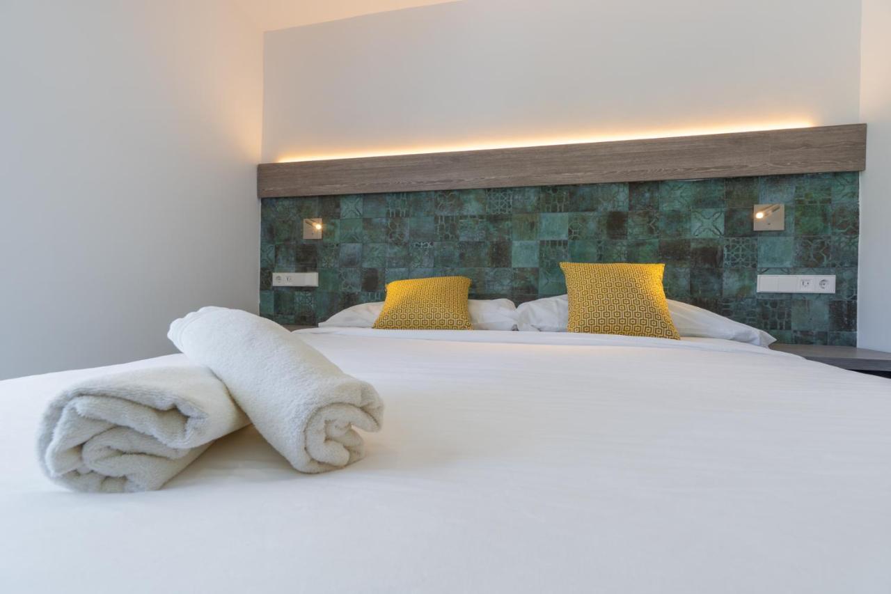 Hostal Restaurante Pou Des Lleo Làng Sant Carles de Paralta Phòng bức ảnh