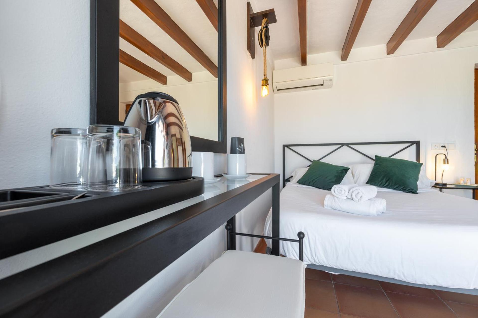 Hostal Restaurante Pou Des Lleo Làng Sant Carles de Paralta Ngoại thất bức ảnh