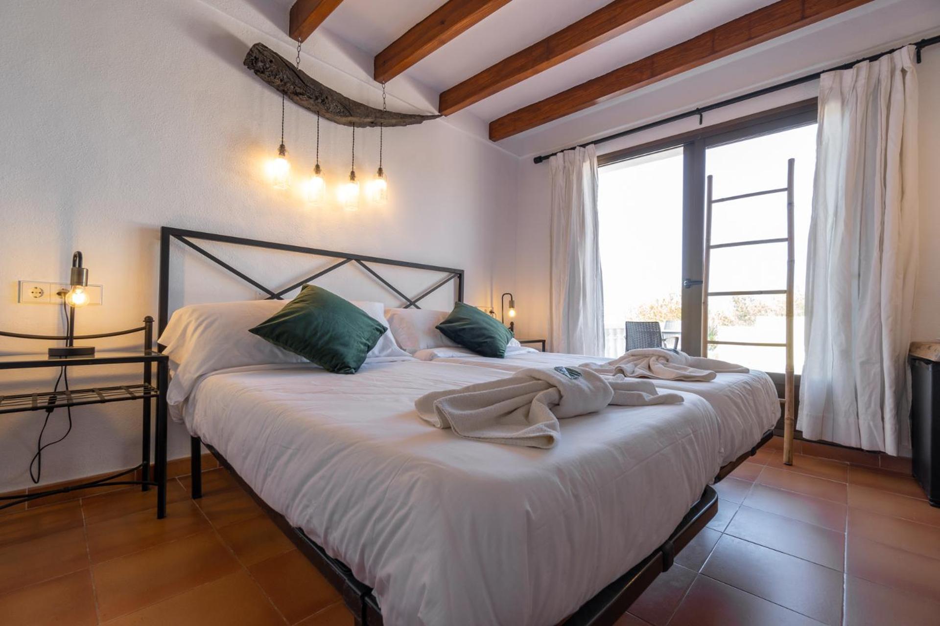 Hostal Restaurante Pou Des Lleo Làng Sant Carles de Paralta Ngoại thất bức ảnh
