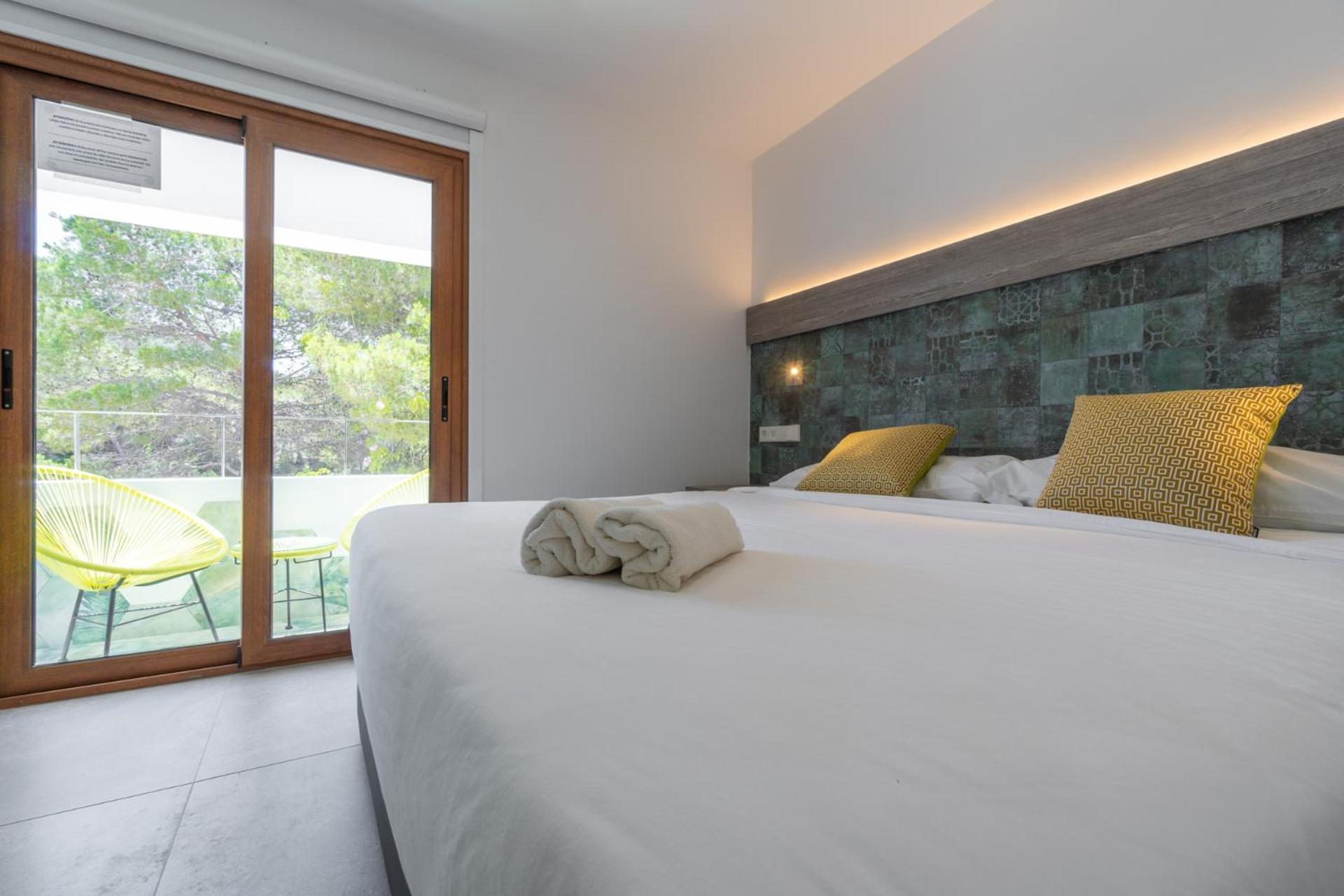 Hostal Restaurante Pou Des Lleo Làng Sant Carles de Paralta Phòng bức ảnh