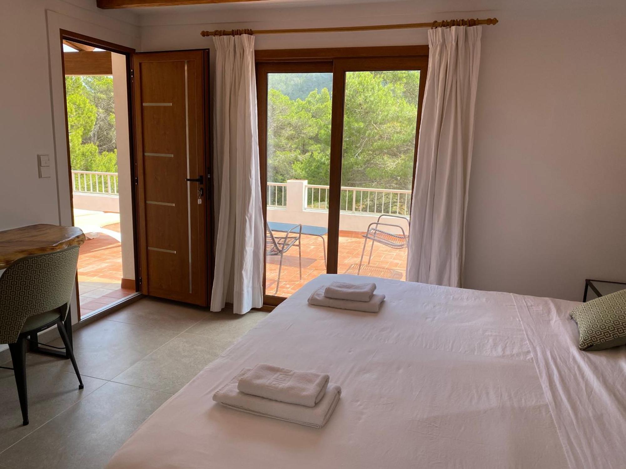Hostal Restaurante Pou Des Lleo Làng Sant Carles de Paralta Phòng bức ảnh