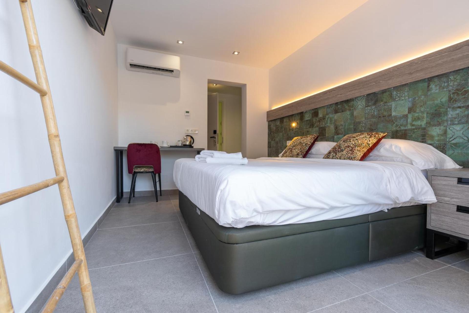 Hostal Restaurante Pou Des Lleo Làng Sant Carles de Paralta Phòng bức ảnh