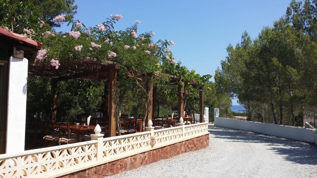 Hostal Restaurante Pou Des Lleo Làng Sant Carles de Paralta Ngoại thất bức ảnh